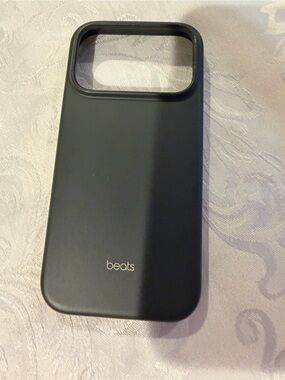 Brand New Beats iPhone 17 Pro MagSafe Case – Never Used